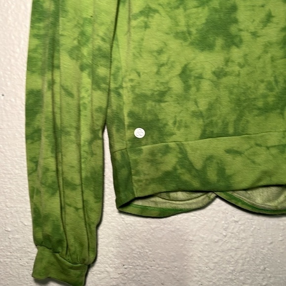 Zella green tie-dye, long sleeve, top size medium - Picture 9 of 9